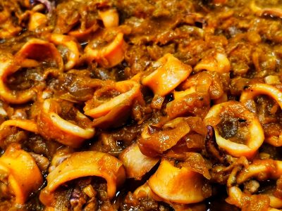 CALAMARES CON CEBOLLA