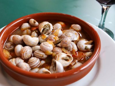caracoles en salsa